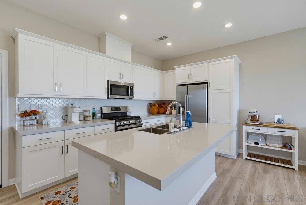 2062 Bluestone Cir, Chula Vista, CA 91913 2062 Bluestone Cir, Chula Vista, CA 91913