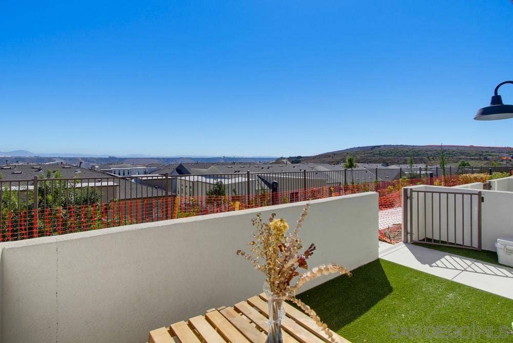 2062 Bluestone Cir, Chula Vista, CA 91913 2062 Bluestone Cir, Chula Vista, CA 91913