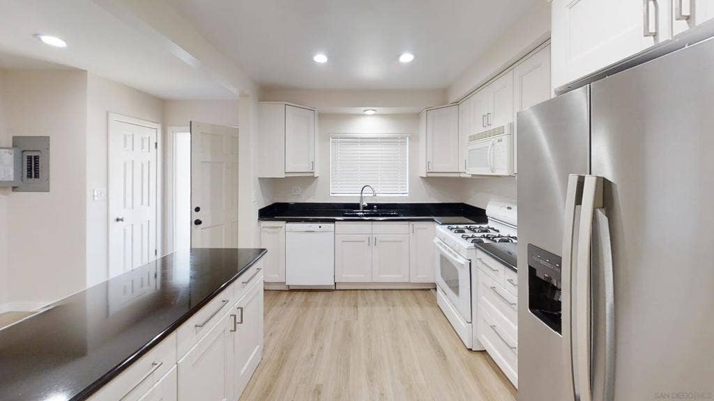 5103 Gary St, San Diego, CA 92115