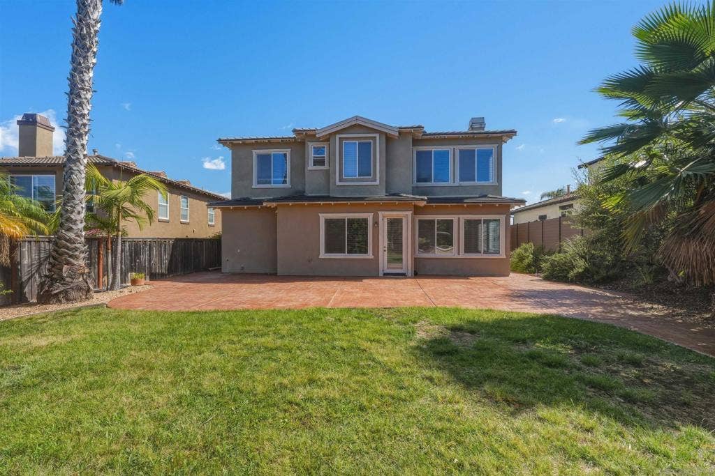 4674 Meadow Dr, Carlsbad, CA 92010
