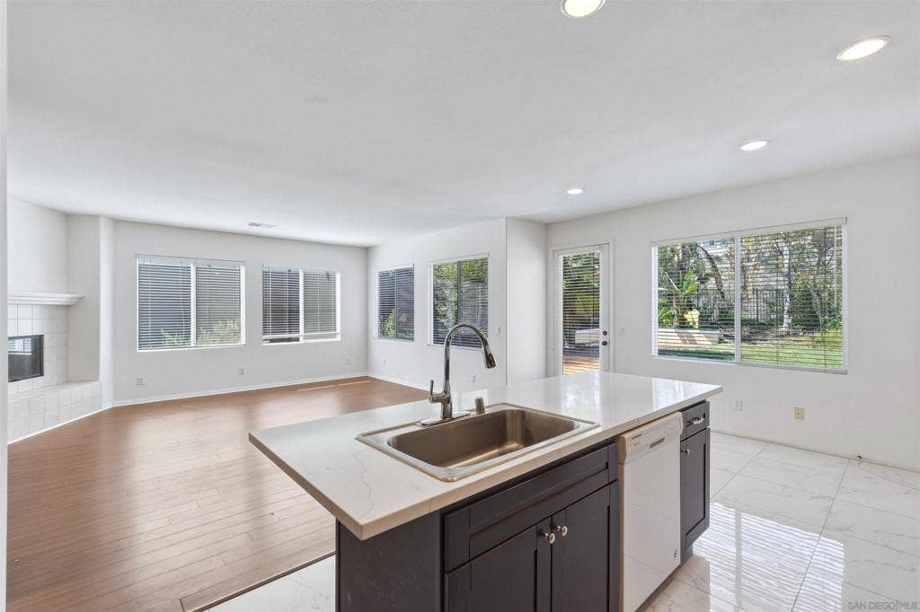 4674 Meadow Dr, Carlsbad, CA 92010