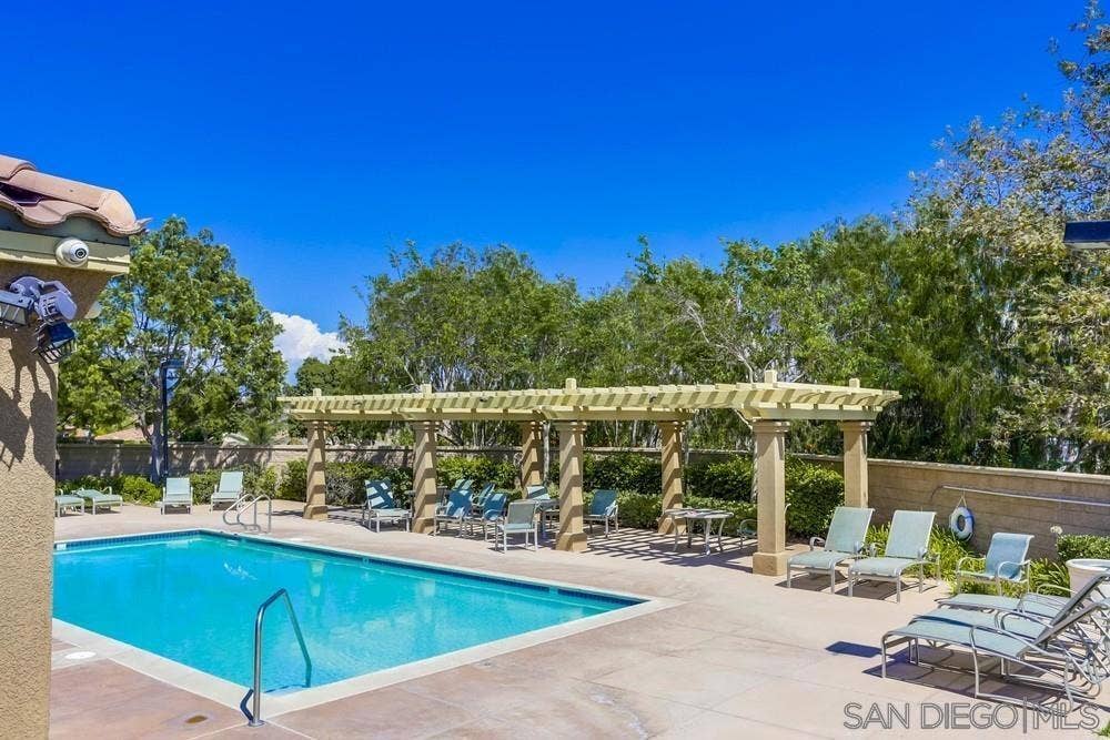 4674 Meadow Dr, Carlsbad, CA 92010