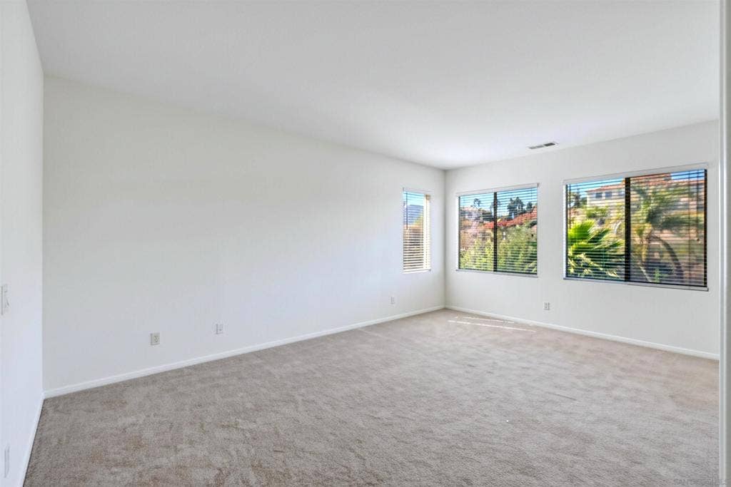 4674 Meadow Dr, Carlsbad, CA 92010