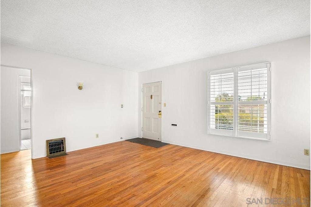 4669 Valencia Dr, San Diego, CA 92115 4669 Valencia Dr, San Diego, CA 92115