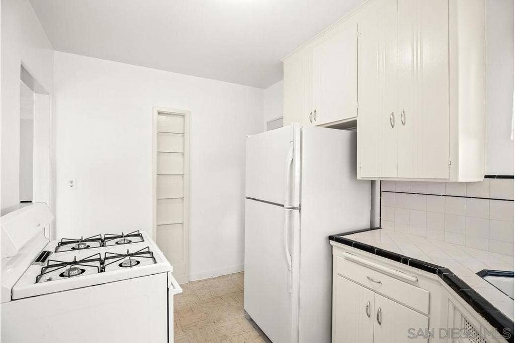 4669 Valencia Dr, San Diego, CA 92115 4669 Valencia Dr, San Diego, CA 92115