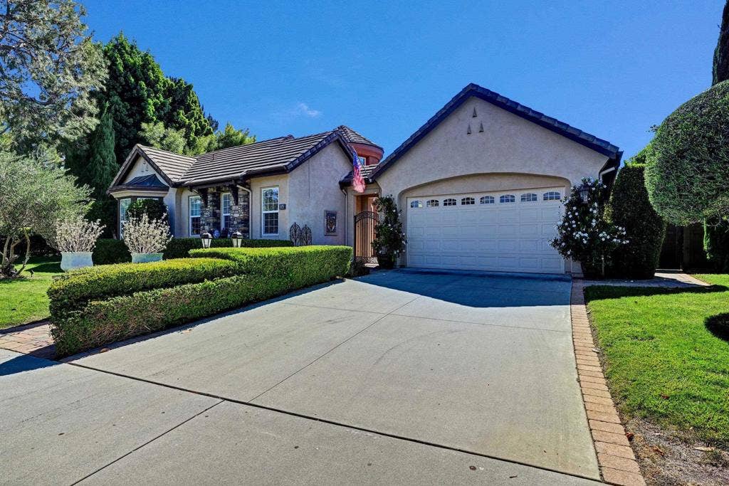 18343 Saint Etienne Lane, San Diego, CA 92128 18343 Saint Etienne Lane, San Diego, CA 92128