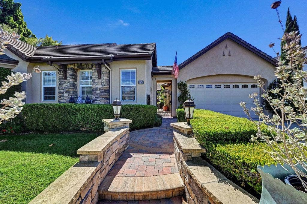 18343 Saint Etienne Lane, San Diego, CA 92128 18343 Saint Etienne Lane, San Diego, CA 92128