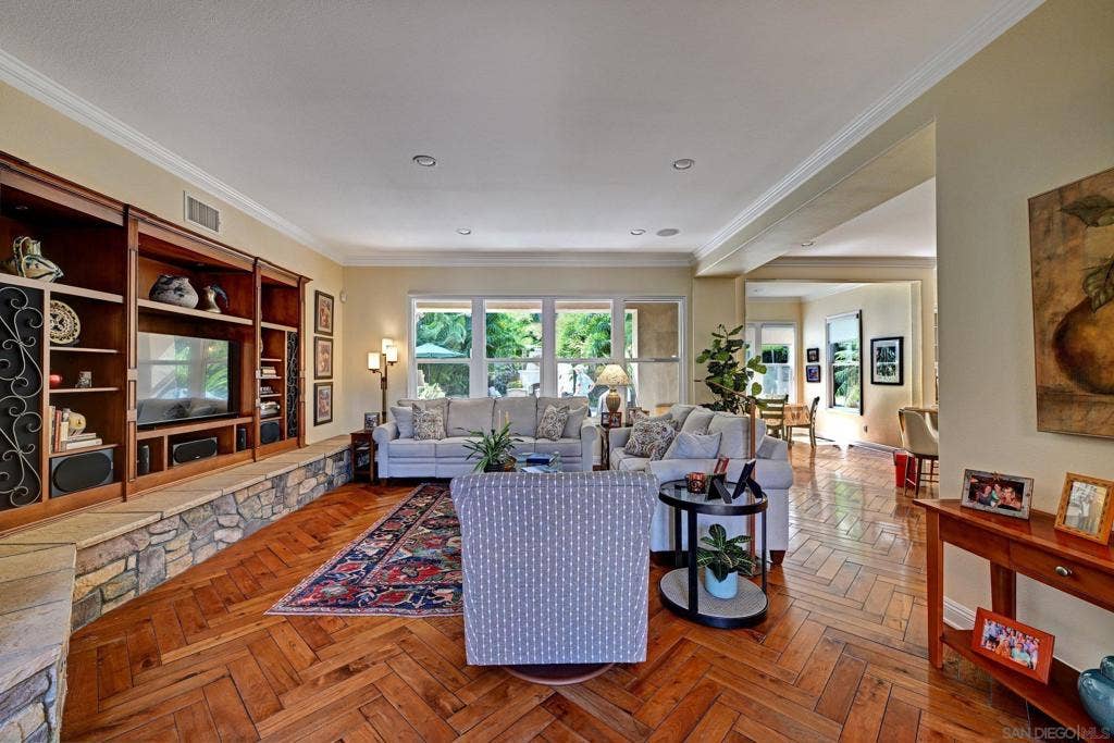 18343 Saint Etienne Lane, San Diego, CA 92128 18343 Saint Etienne Lane, San Diego, CA 92128