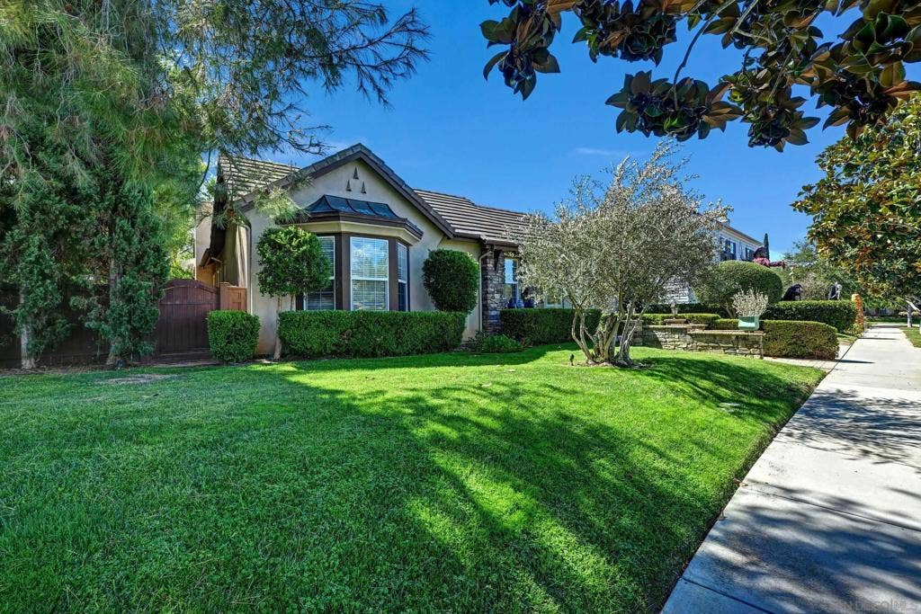18343 Saint Etienne Lane, San Diego, CA 92128 18343 Saint Etienne Lane, San Diego, CA 92128