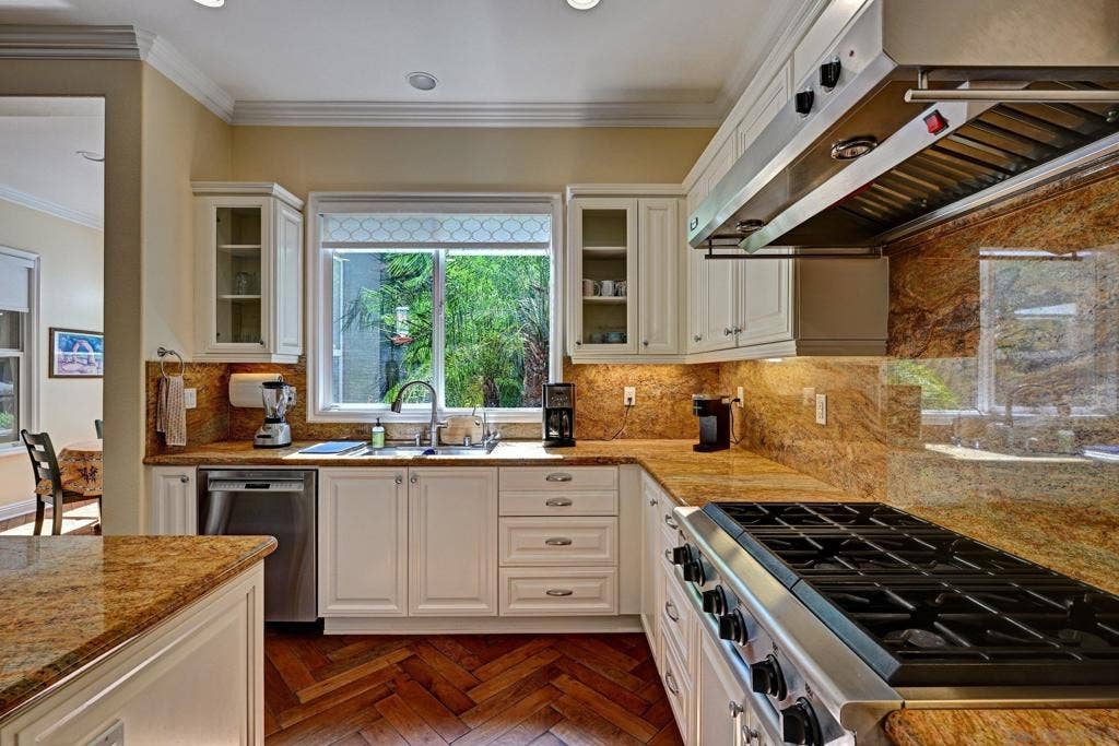 18343 Saint Etienne Lane, San Diego, CA 92128 18343 Saint Etienne Lane, San Diego, CA 92128