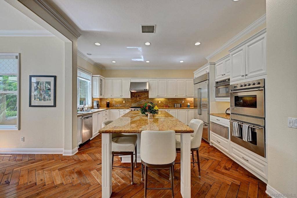 18343 Saint Etienne Lane, San Diego, CA 92128 18343 Saint Etienne Lane, San Diego, CA 92128