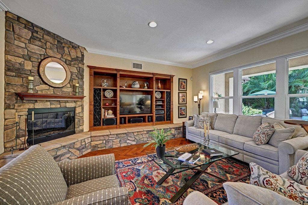 18343 Saint Etienne Lane, San Diego, CA 92128 18343 Saint Etienne Lane, San Diego, CA 92128