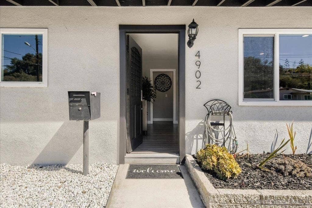 4902 Chateau Drive, San Diego, CA 92117 4902 Chateau Drive, San Diego, CA 92117