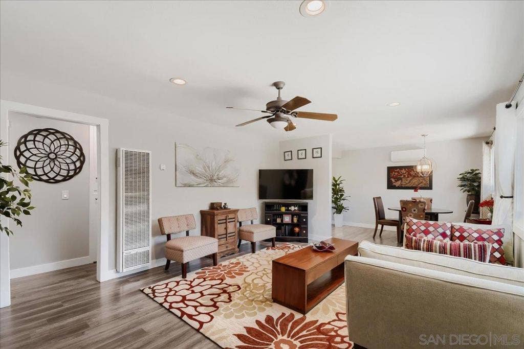 4902 Chateau Drive, San Diego, CA 92117 4902 Chateau Drive, San Diego, CA 92117
