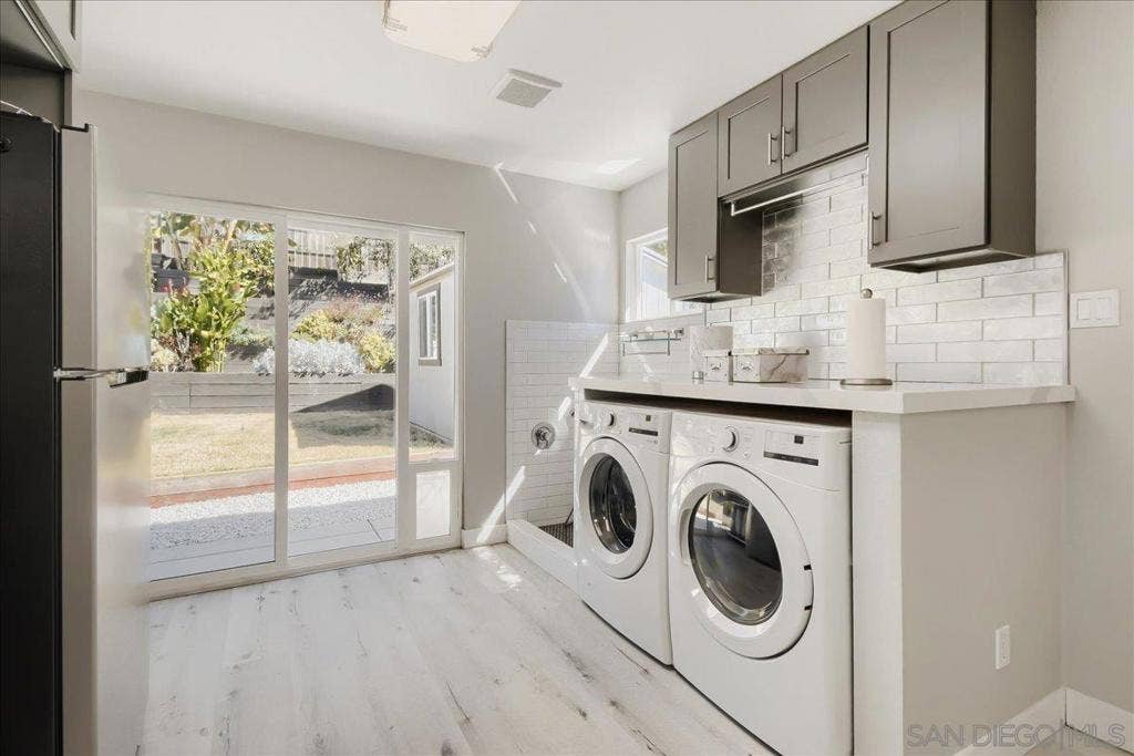 4902 Chateau Drive, San Diego, CA 92117 4902 Chateau Drive, San Diego, CA 92117