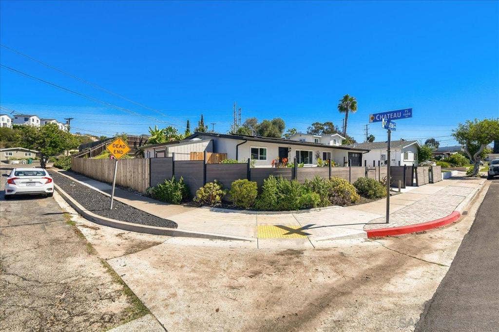 4902 Chateau Drive, San Diego, CA 92117 4902 Chateau Drive, San Diego, CA 92117