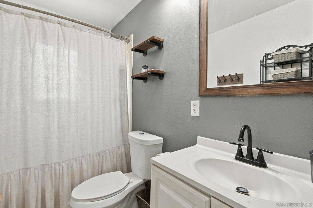 1492 Viejas Creek Trail, Alpine, CA 91901 1492 Viejas Creek Trail, Alpine, CA 91901
