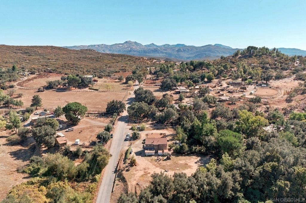 1492 Viejas Creek Trail, Alpine, CA 91901 1492 Viejas Creek Trail, Alpine, CA 91901