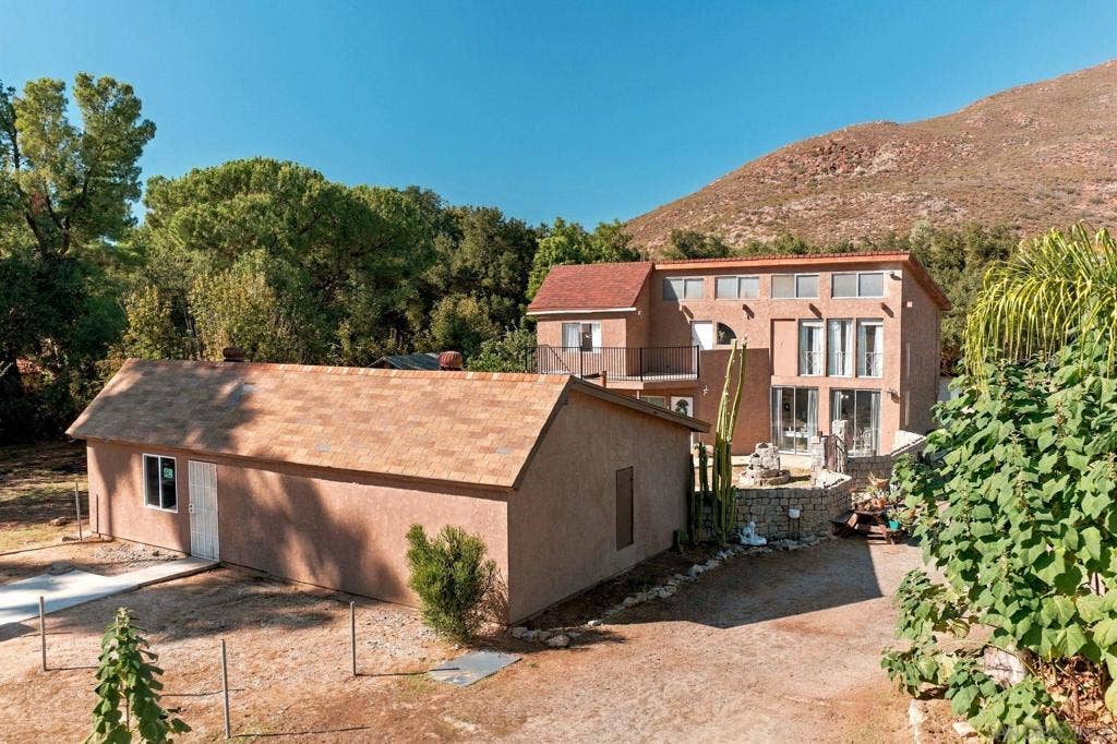 1492 Viejas Creek Trail, Alpine, CA 91901 1492 Viejas Creek Trail, Alpine, CA 91901