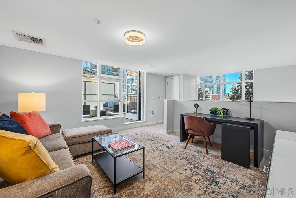 1325 Pacific Hwy, #314, San Diego, CA 92101 3rd level loft with access to private patio