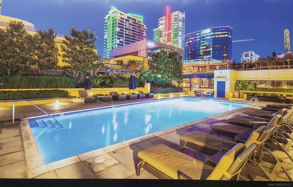 1325 Pacific Hwy, #314, San Diego, CA 92101 Swimming Pool/Hot Tub/Sauna