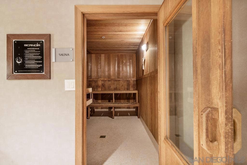 1325 Pacific Hwy, #314, San Diego, CA 92101 Swimming Pool/Hot Tub/Sauna