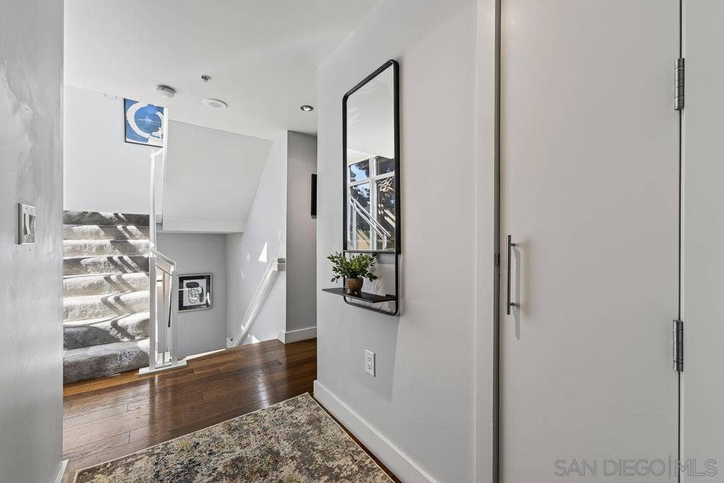 1325 Pacific Hwy, #314, San Diego, CA 92101 3rd (pool) level entry
