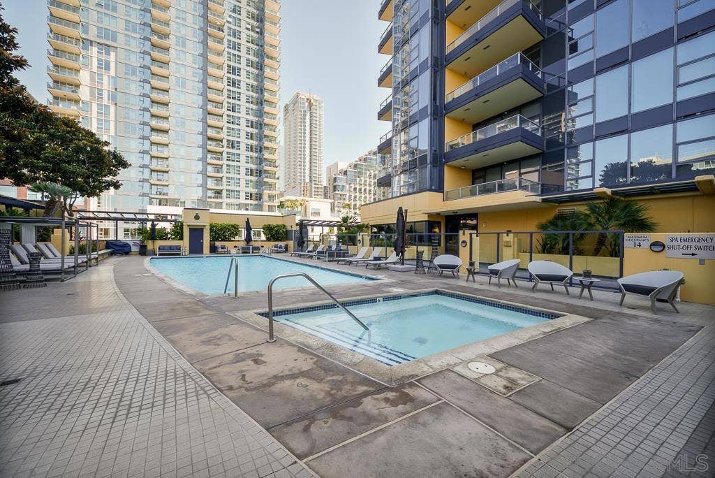 1325 Pacific Hwy, #314, San Diego, CA 92101 Swimming Pool/Hot Tub/Sauna