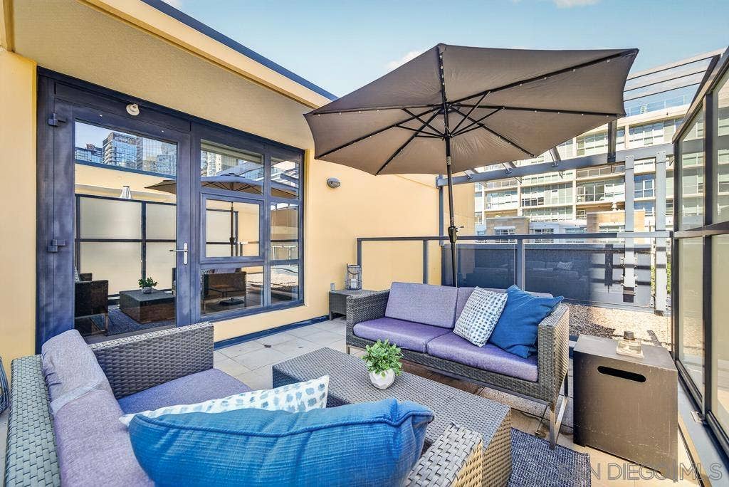 1325 Pacific Hwy, #314, San Diego, CA 92101 3rd level patio