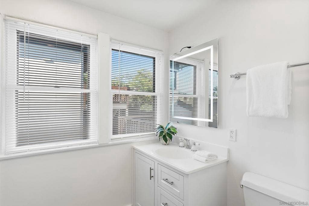 2124 Hickory, San Diego, CA 92103 2124 Hickory, San Diego, CA 92103