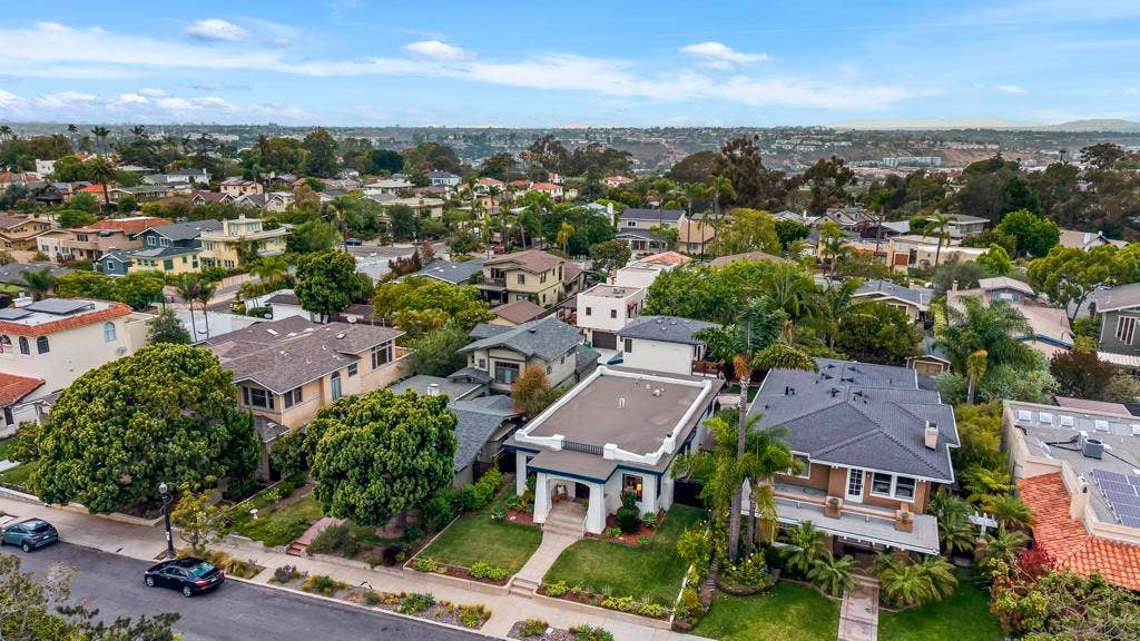 2124 Hickory, San Diego, CA 92103 2124 Hickory, San Diego, CA 92103