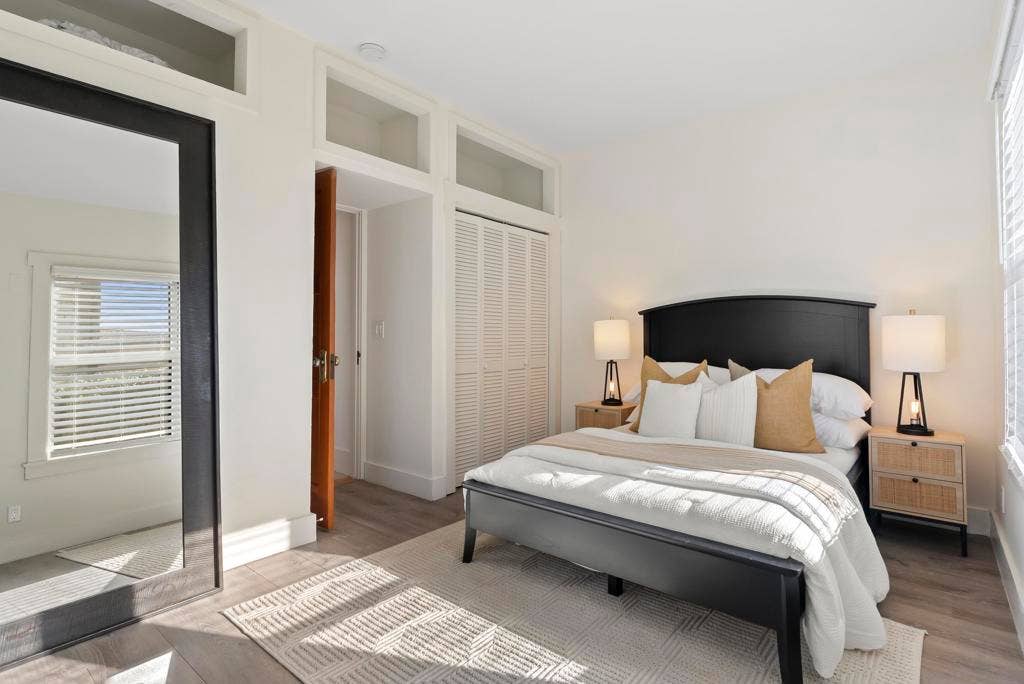 2124 Hickory, San Diego, CA 92103 2124 Hickory, San Diego, CA 92103