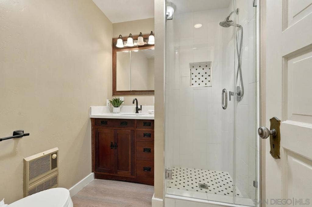 2124 Hickory, San Diego, CA 92103 2124 Hickory, San Diego, CA 92103