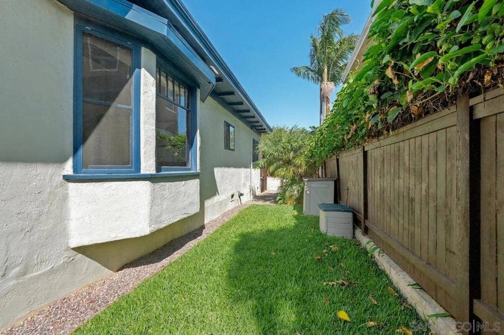 2124 Hickory, San Diego, CA 92103 2124 Hickory, San Diego, CA 92103