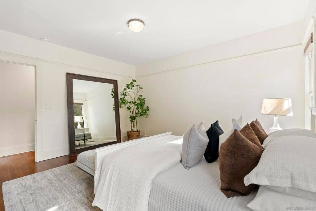 2124 Hickory, San Diego, CA 92103 2124 Hickory, San Diego, CA 92103