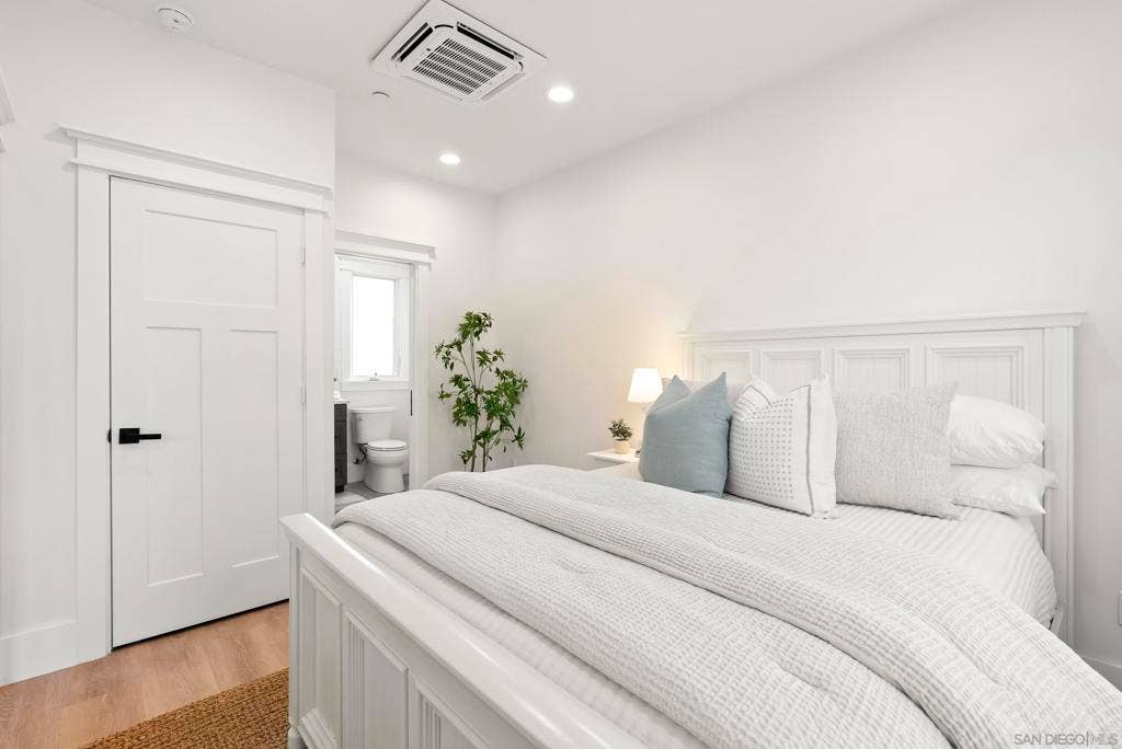 2124 Hickory, San Diego, CA 92103 Guest/Maid