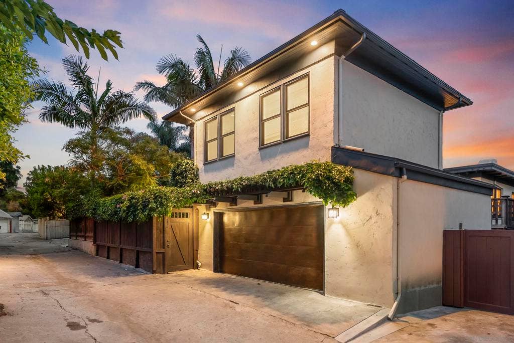 2124 Hickory, San Diego, CA 92103 digitally enhanced