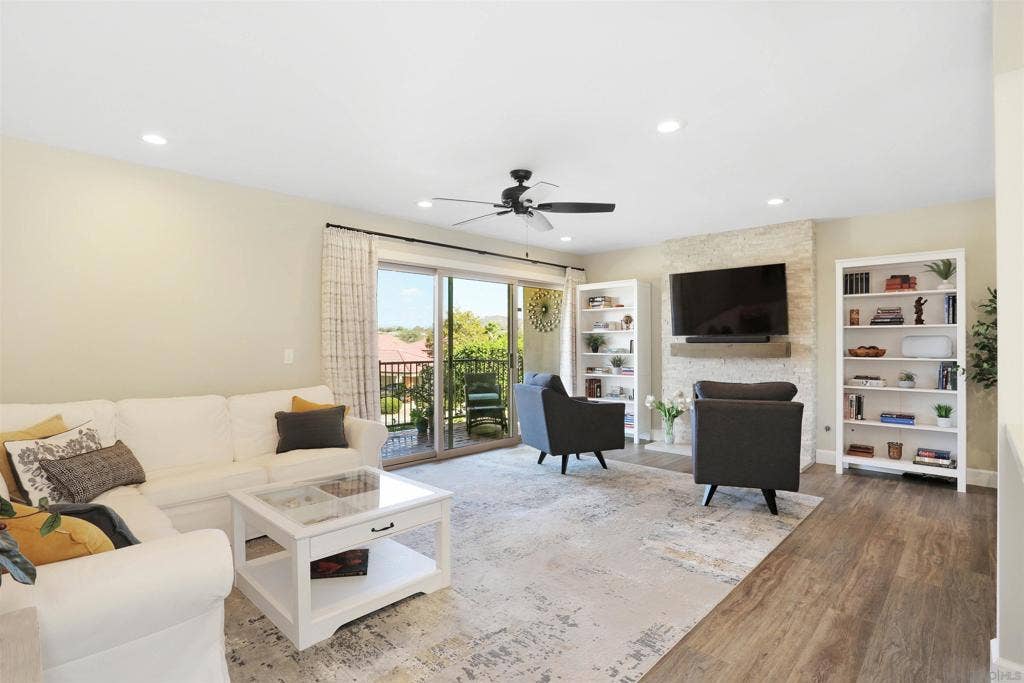 17465 Plaza Animado, #146, San Diego, CA 92128 17465 Plaza Animado, #146, San Diego, CA 92128