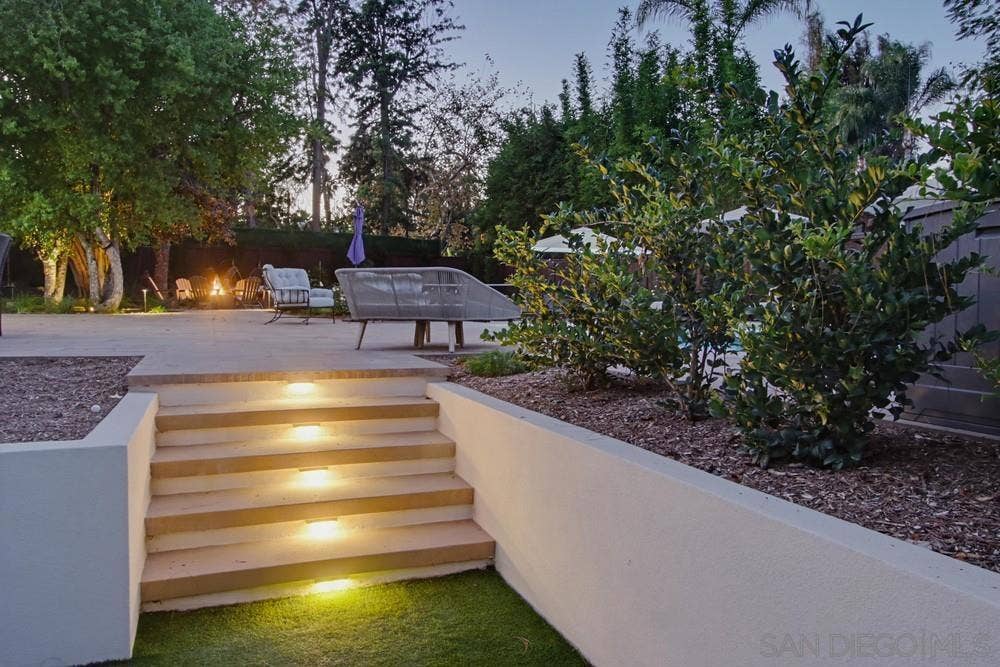 834 Cole Ranch Rd., Encinitas, CA 92024 834 Cole Ranch Rd., Encinitas, CA 92024