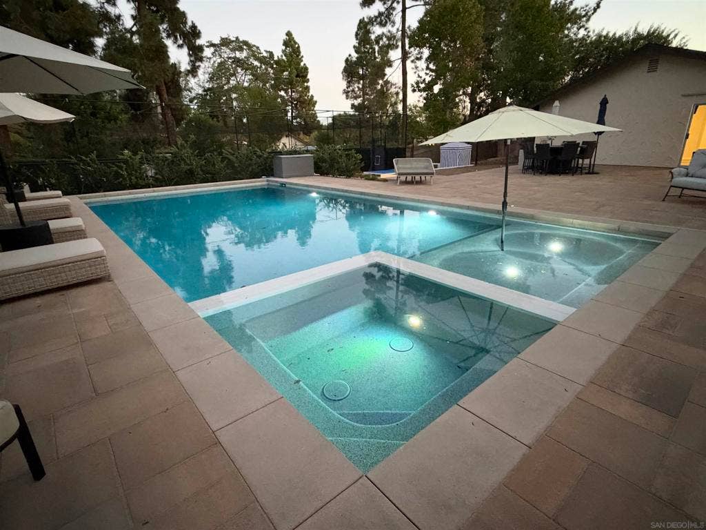 834 Cole Ranch Rd., Encinitas, CA 92024 834 Cole Ranch Rd., Encinitas, CA 92024