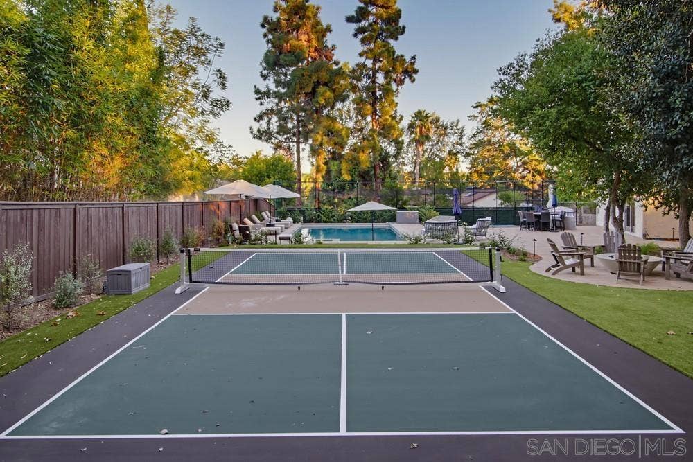 834 Cole Ranch Rd., Encinitas, CA 92024 834 Cole Ranch Rd., Encinitas, CA 92024