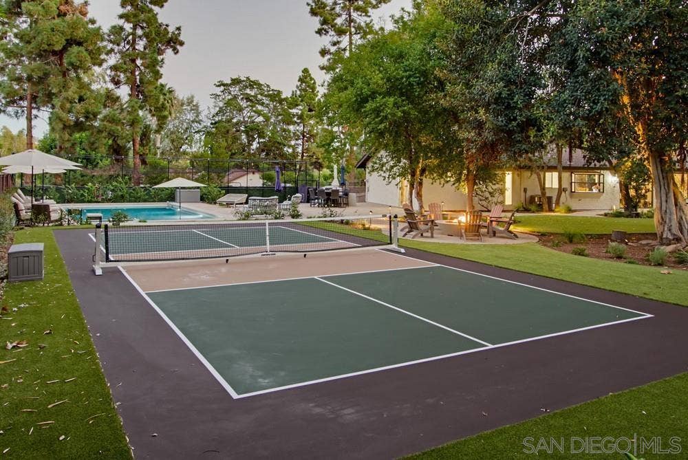 834 Cole Ranch Rd., Encinitas, CA 92024 834 Cole Ranch Rd., Encinitas, CA 92024