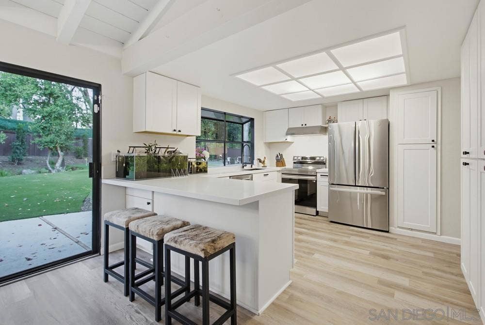834 Cole Ranch Rd., Encinitas, CA 92024 834 Cole Ranch Rd., Encinitas, CA 92024