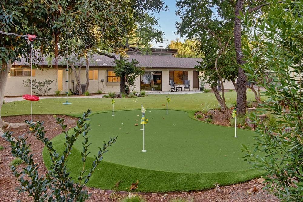 834 Cole Ranch Rd., Encinitas, CA 92024 834 Cole Ranch Rd., Encinitas, CA 92024
