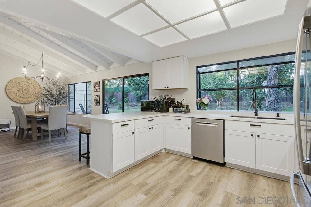 834 Cole Ranch Rd., Encinitas, CA 92024 834 Cole Ranch Rd., Encinitas, CA 92024
