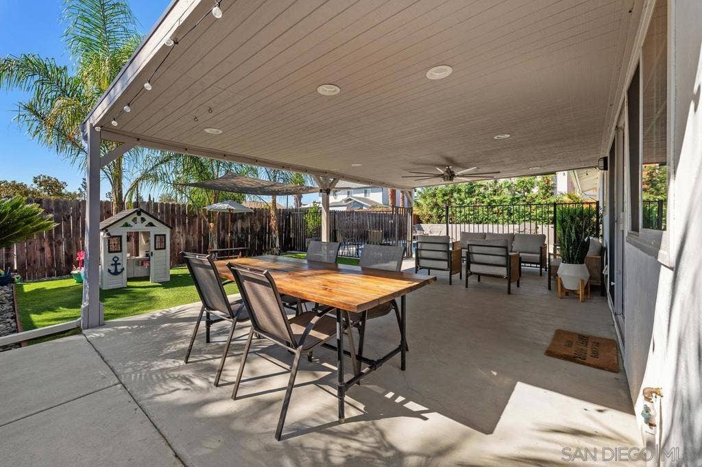 9911 Via Debbie, Santee, CA 92071