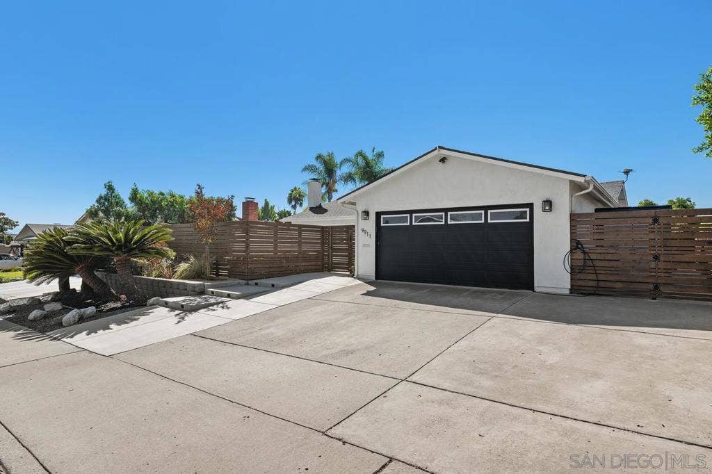 9911 Via Debbie, Santee, CA 92071