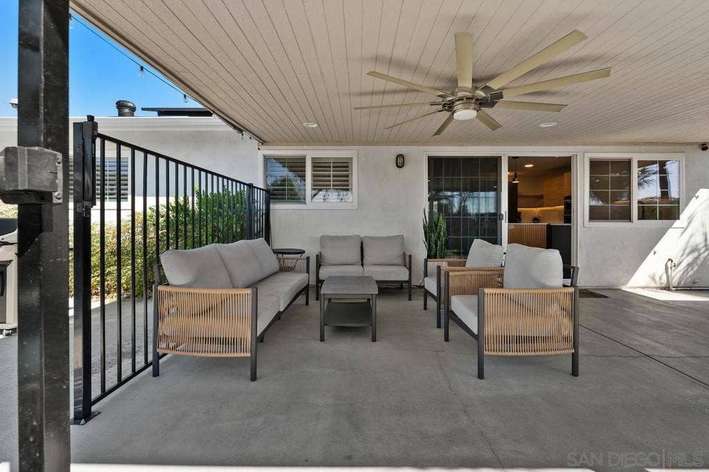 9911 Via Debbie, Santee, CA 92071