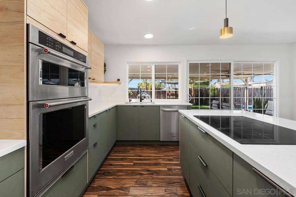 9911 Via Debbie, Santee, CA 92071
