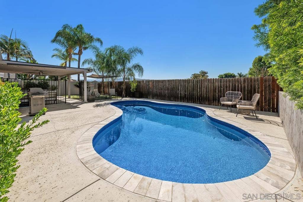 9911 Via Debbie, Santee, CA 92071